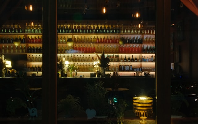 Photo by Eugene Chystiakov on Unsplash β representative image for Woody's Tavern