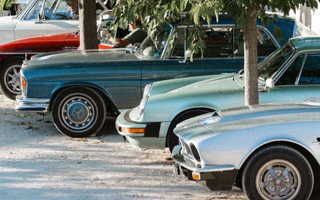 Photo by Marvin Tendies on Unsplash — representative image for Cruisin' 7th