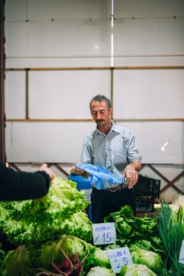 farmers market image