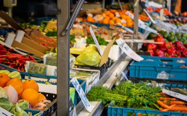farmers market image