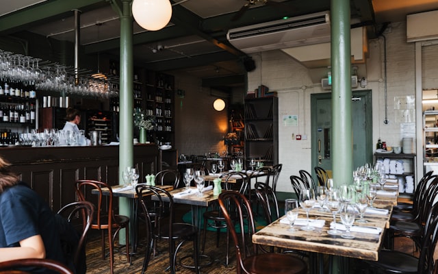 Photo by Adrien Olichon on Unsplash — representative image for MariscosE1Patron818