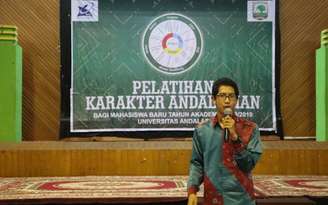 Photo by Herlambang Tinasih Gusti on Unsplash — representative image for Shipwreck and Survival in Early Florida: Jonathan Dickinson and the Atlantic World