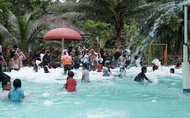 swimming water image