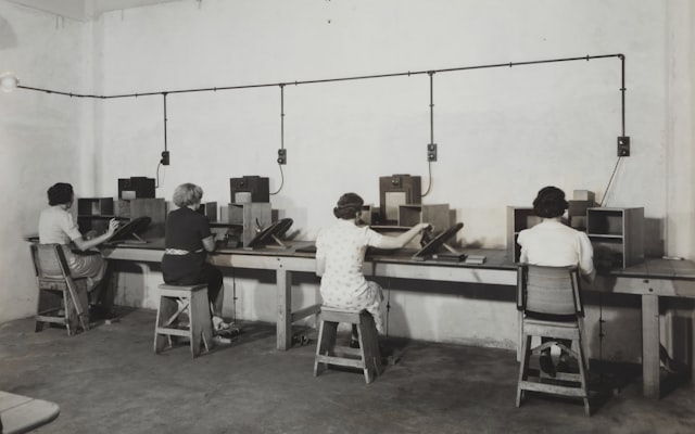 Teen at library program